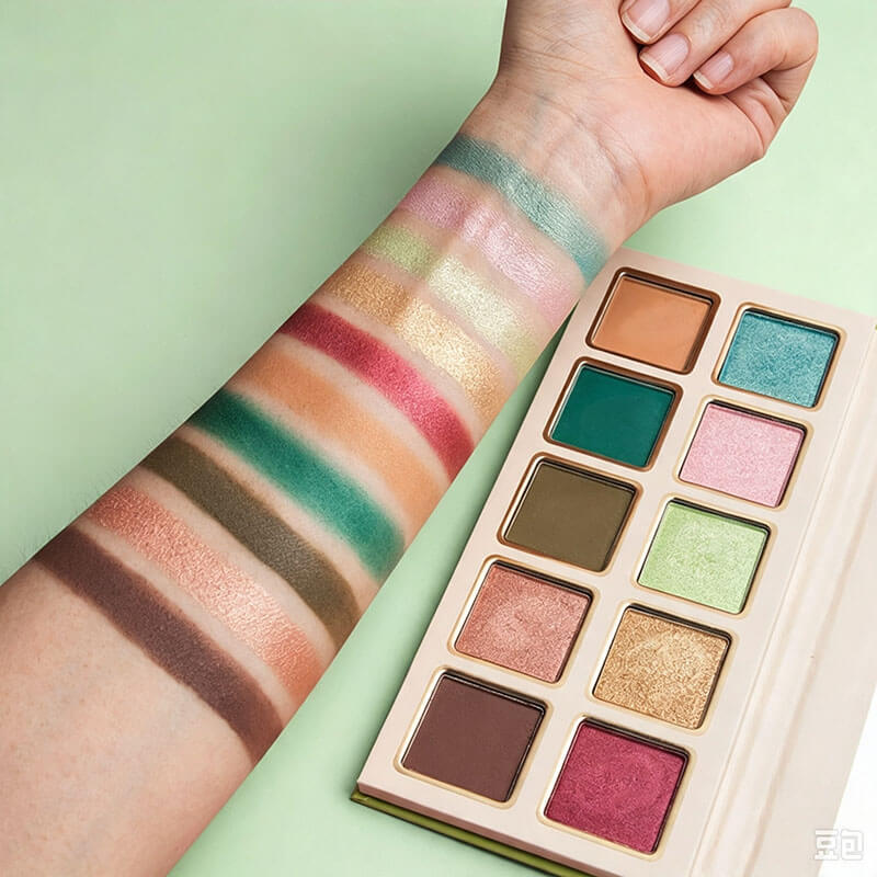 10-color Spring-Themed Eyeshadow Palette